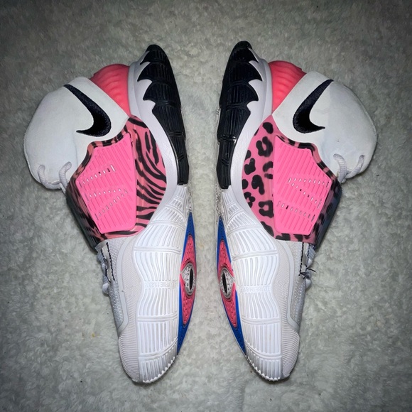 Men’s 10.5 Kyrie 6 Nike animal print good used condition - Picture 9 of 13